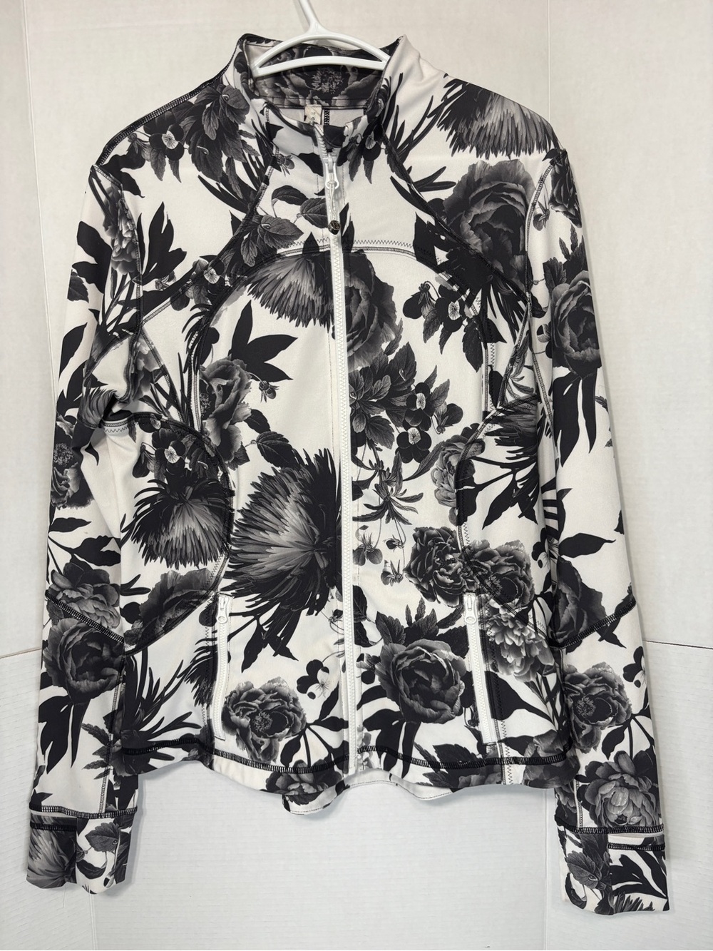 LULULEMON Women’s Forme Lightweight Jacket Brisk Bloom Black White Floral sz 12